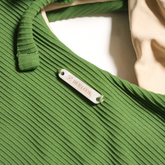 Twist Cut Out One-Piece Swimsuit Tie Back 🐸 BERLOOK - Picture 7 of 10